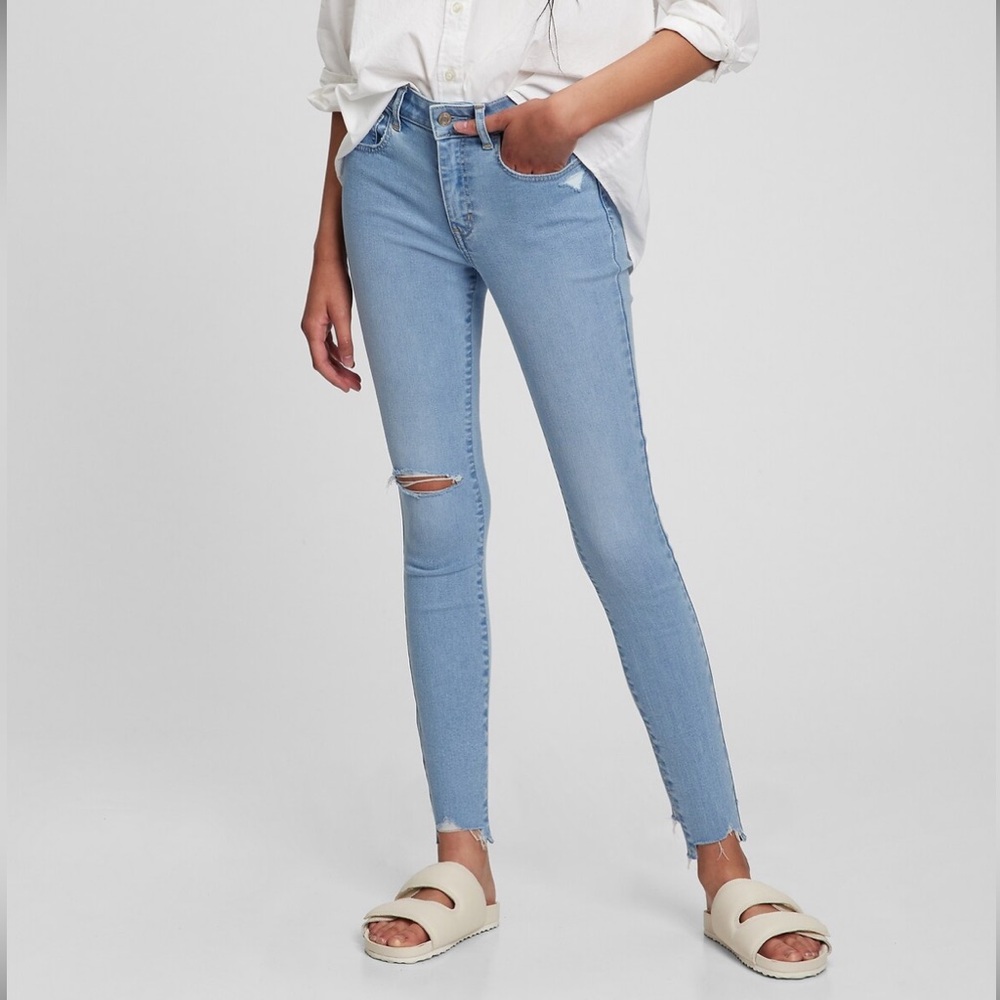 NWT GAP Universal Jegging Mid Rise Super Skinny Jeans – Size 32/14 Short